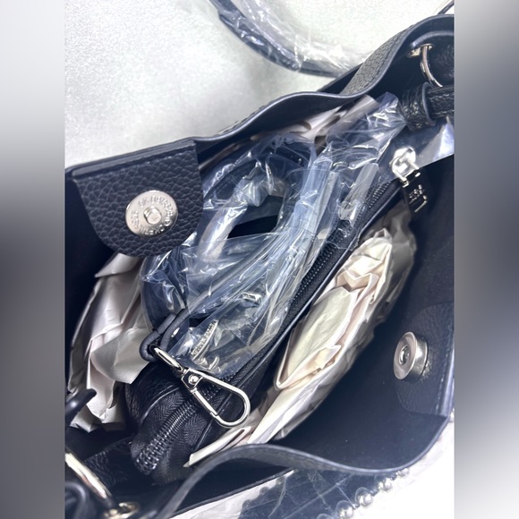 Steve Madden Bsammy Bucket Bag. Black/ Silver. - Picture 12 of 17